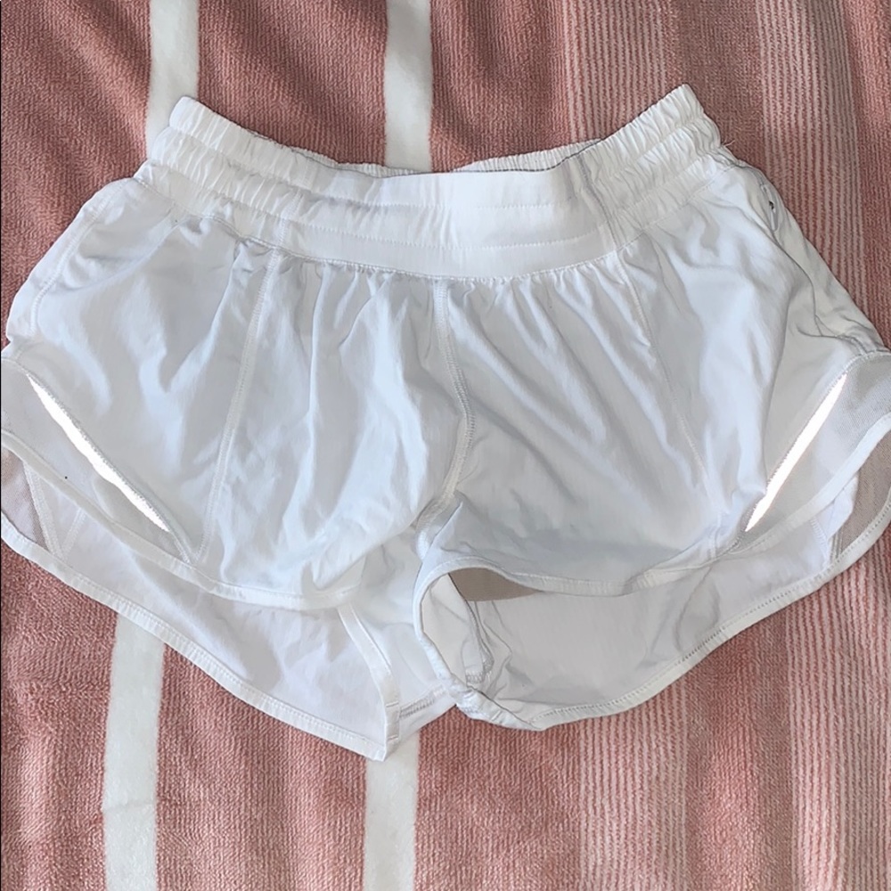 White Lululemon Hotty Hot Shorts ll 2.5"